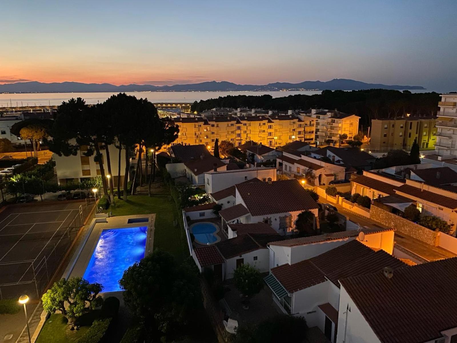 Orsa-Atico Con Vista Al Mar Y Piscina Lejlighed L' Escala Eksteriør billede